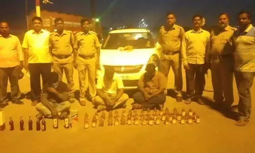 SEB seizes 2176 smuggled liquor bottles in Kurnool