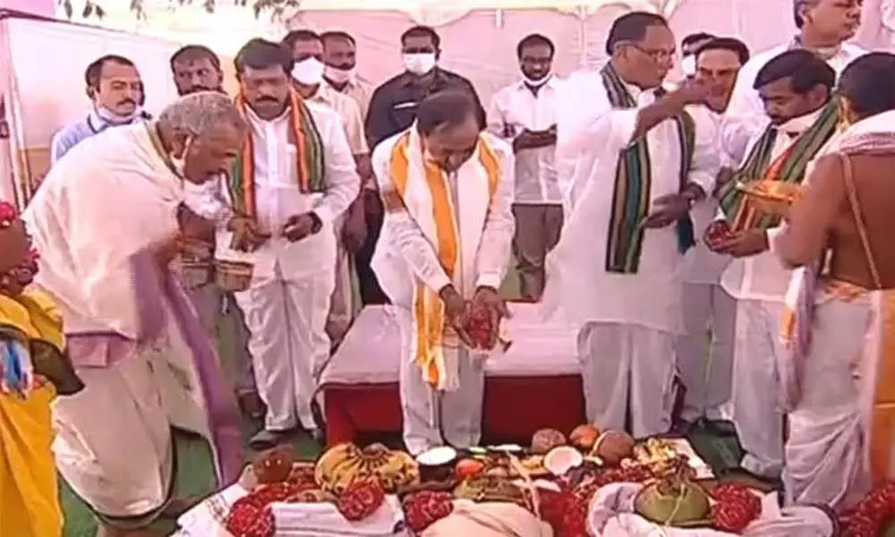 CM KCR lays foundation for 13 irrigation projects at Nalgonda