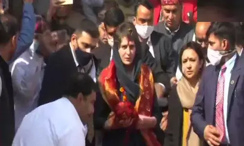 Congress General Secretary Priyanka Gandhi Vadra reached Saharanpur to attend kisan mahapanchayat on Wednesday.