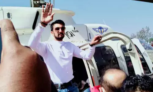 Valmiki Ratna For Sudeep, Fans Mob Actor in Davanagere