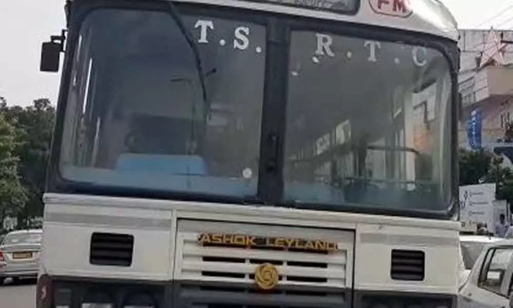 Man dies after jumping from TSRTC bus in Vikarabad