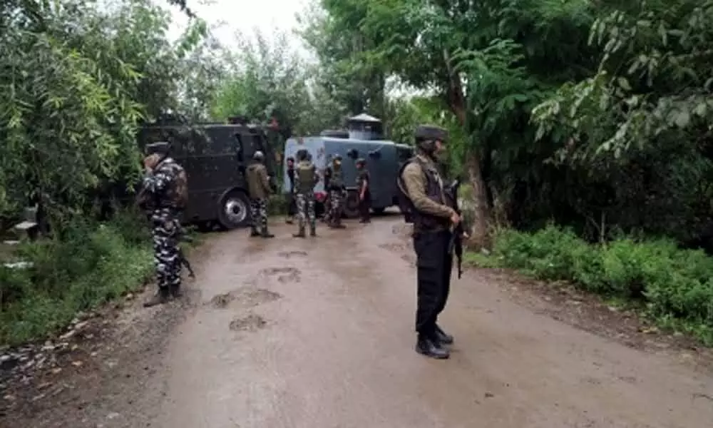 Two CRPF jawans injured in encounter with Maoists in Jharkhand