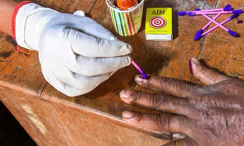 Vizianagaram: Sarpanch aspirants eye migrant workers’ votes