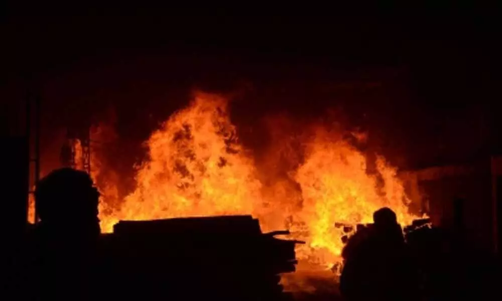11 killed in fire in Tamil Nadu cracker factory