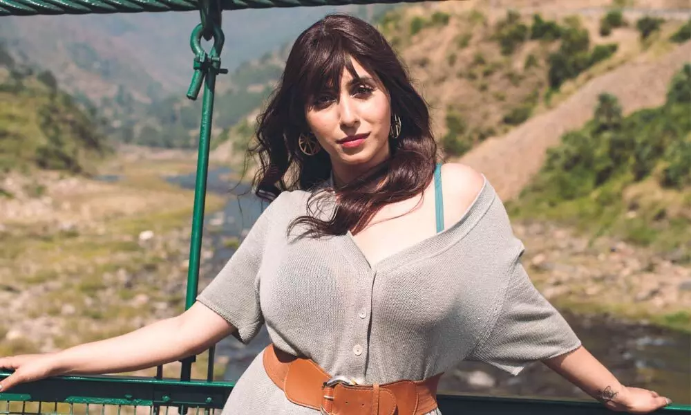 Neha Bhasin’s ‘Taara’ creating Valentine’s Day vibes