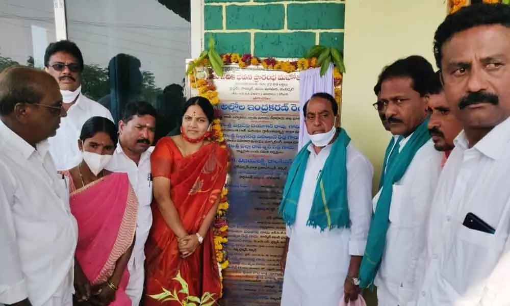 The Minister on Saturday inaugurated the Rythu Vedika constructed at Ponkal village of Mamanda mandal of the district.