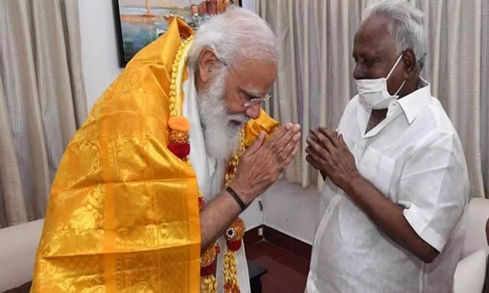 PM Modi Meets Spiritual Leader Bangaru Adigalar In Chennai