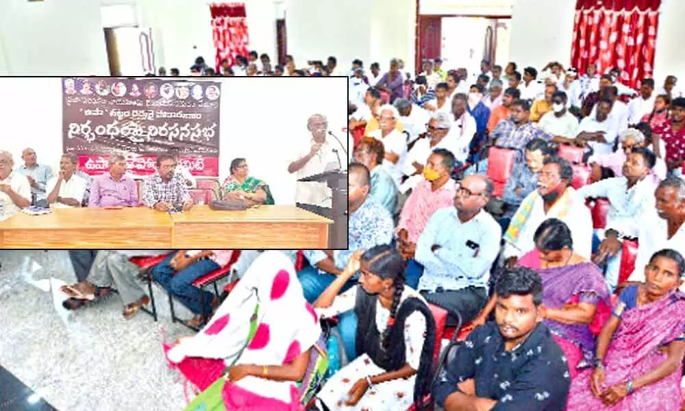 Kalyan Rao addressing the meeting, demanding the release of arrested social activists and repeal of UAPA in Ongole on Sunday