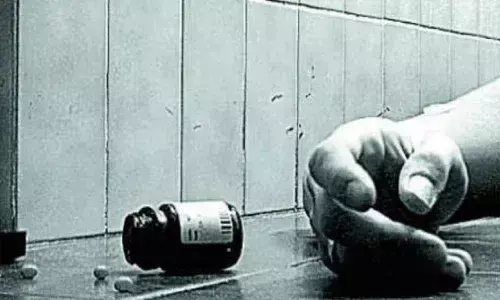 Tahsildar attacked by woman in Mahabubabad