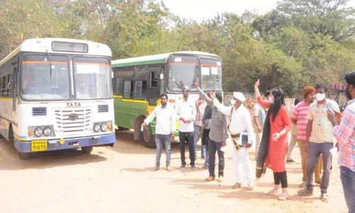 Sub-Collector Anupama Anjali giving send off to election staff in Rajamahendravaram on Monday