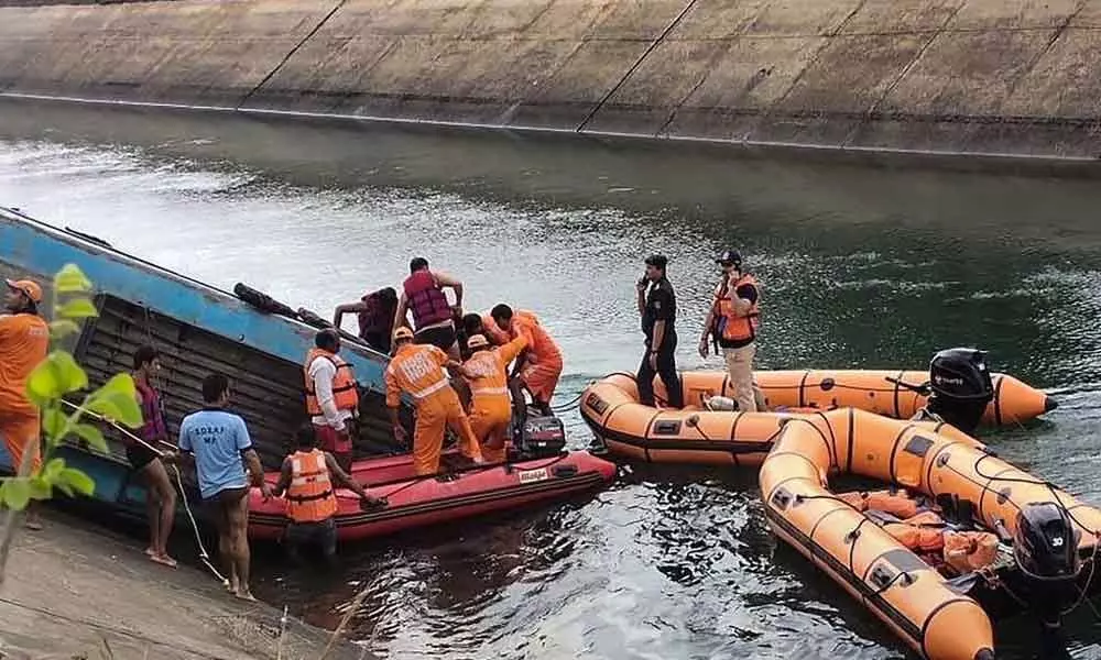 45 killed as bus plunges into canal