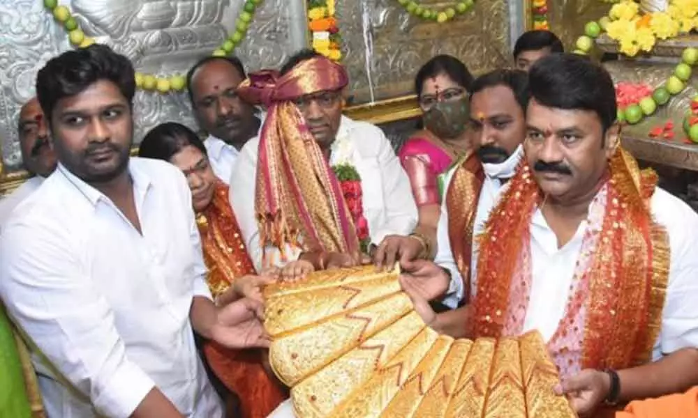 A 2.5 kg golden saree was presented to Balkampet Yellamma by the minister Talasani Srinivas Yadav on the occasion of the Chief Minister K Chandrasekhar Raos birthday