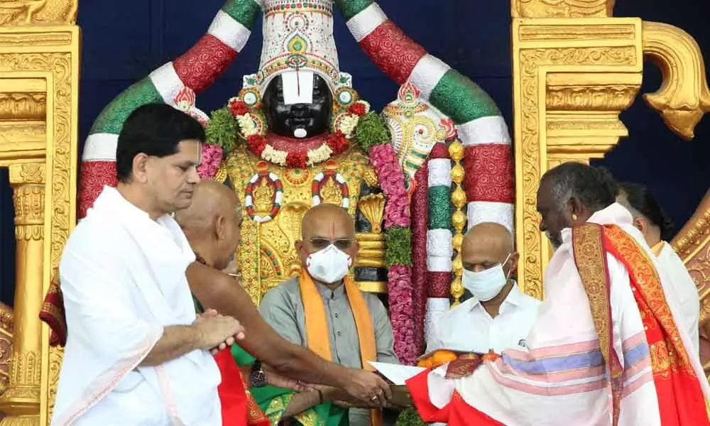 Veda pundits submit Lagna Patrika with details of Muhurtams for Kalyanamastu to TTD