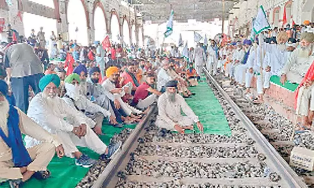 Farmers gear up for nationwide ‘rail roko’