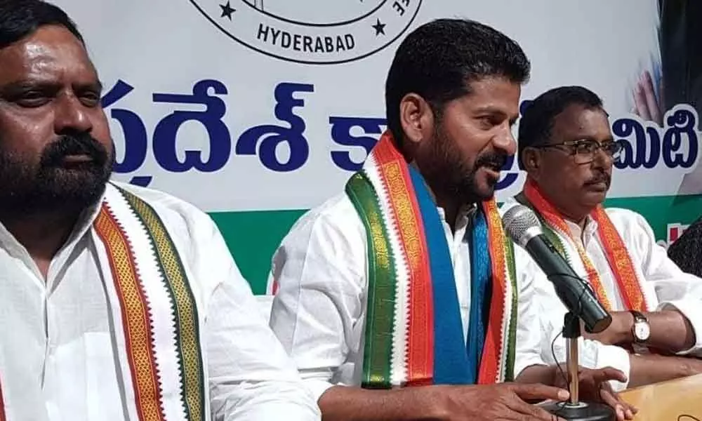 Revanth criticises KCR for toeing Centre’s line