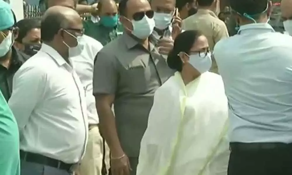 Mamata Banerjee visits hospital to meet injured minister Jakir Hossain