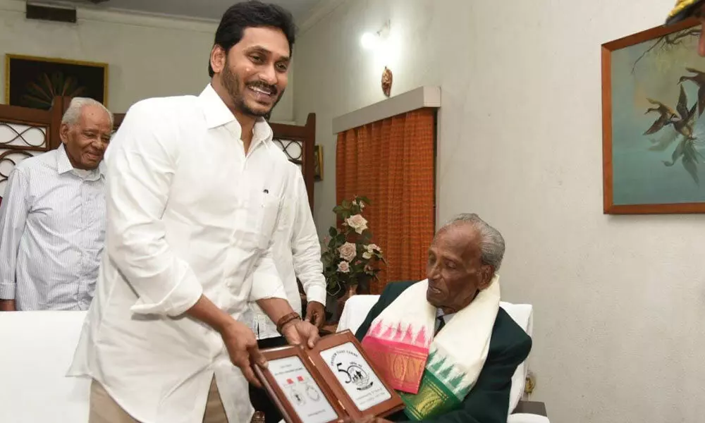 CM YS Jagan Mohan Reddy fetes Indo-Pak war hero Venugopal