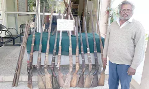 Man held for selling country-made rifles