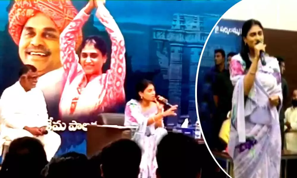 YS Sharmila meets YSR loyalists in Hyderabad