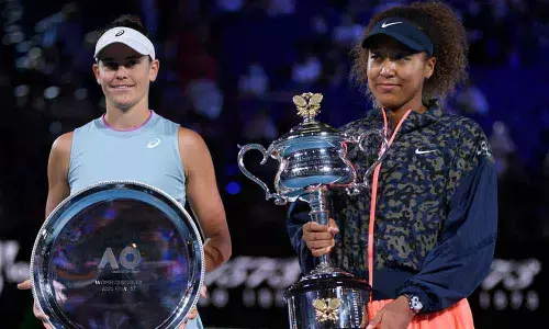 Osaka eases past Brady, lifts 2nd Australian Open crown