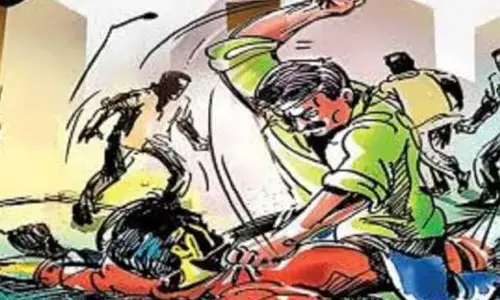 Guntur: 11 hurt in alleged stone attack by YSRCP workers