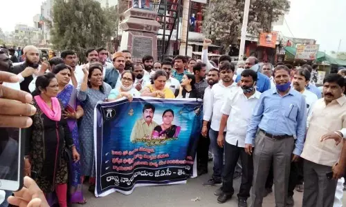 Members of Telangana Advocates JAC taking out a rally in Manthani on Saturday