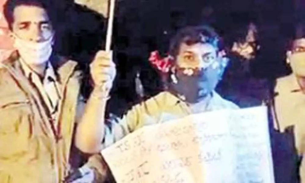 Hyderabad: TSRTC bus conductor attempts suicide over delay in salaries