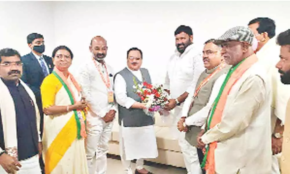 Former MLA Kuna Srisailam Goud switches over to BJP