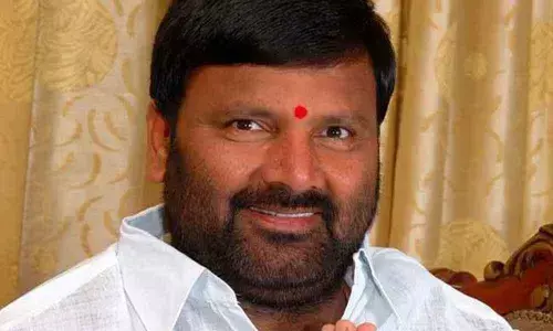 Former MLA Kuna Srisailam Goud