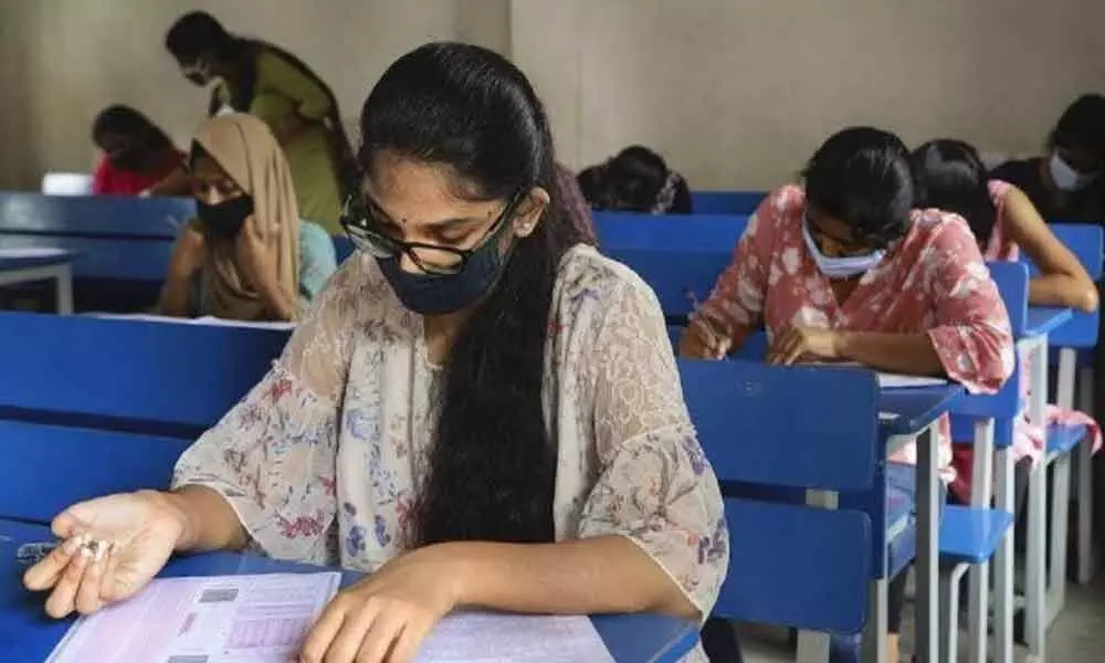JEE mains examination begins across the country, 87,797 from Andhra Pradesh takes exam