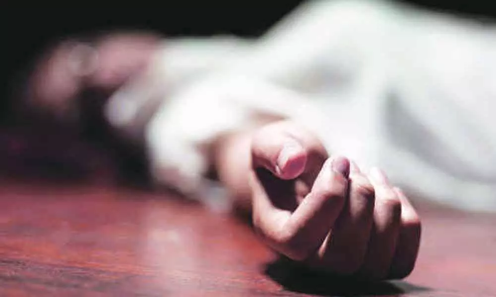 Andhra Pradesh: Lovers attempt suicide in Nellore, Girl dies and boy critical
