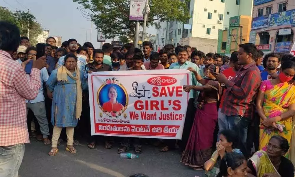 Parents, relatives, college students and student union leaders protesting at Palnadu Road in Narararaopet on Wednesday