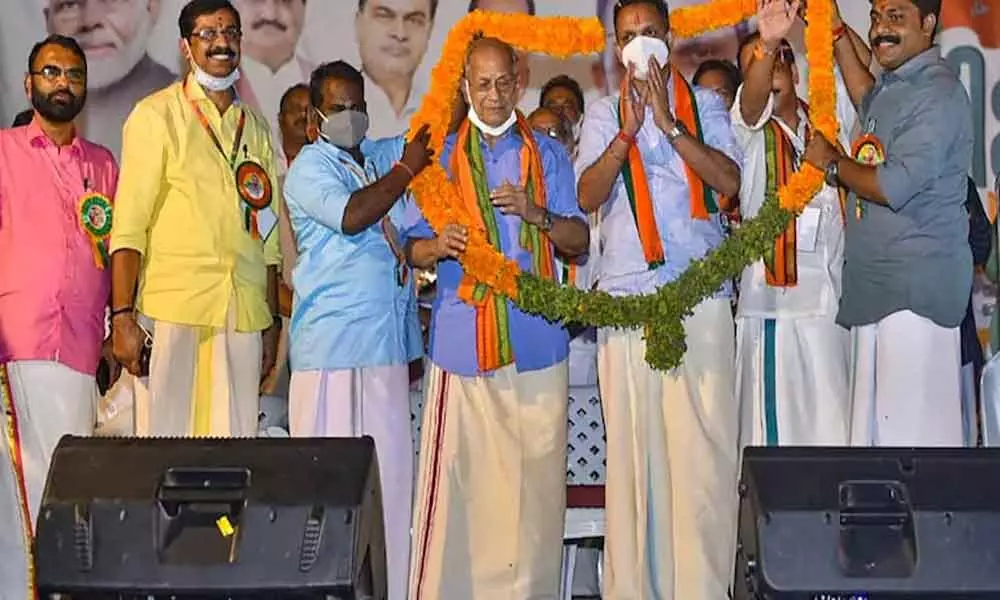 Metro Man E Sreedharan formally joined Bharatiya Janata Party (BJP) in Malappuram on Thursday in presence of Union Minister RK Singh.