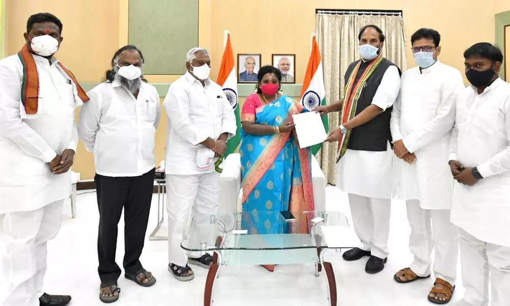Congress leaders urge Governor Dr Tamilisai Soundararajan for CBI investigation