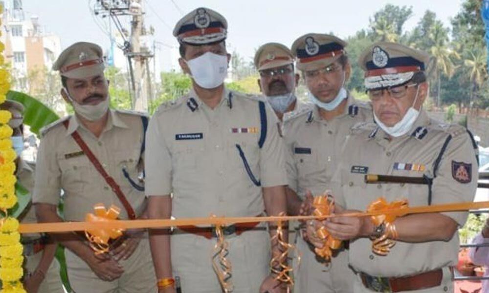 Bengaluru Police Chief Inaugurates Car Building