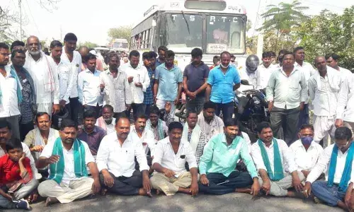 Bengal gram farmers stage rasta roko on national highway