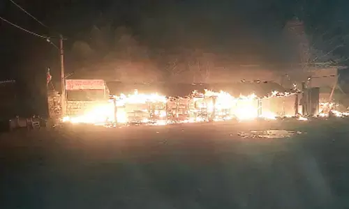 Fire engulfs huts in Pebbair Santa Bazaar, none hurt