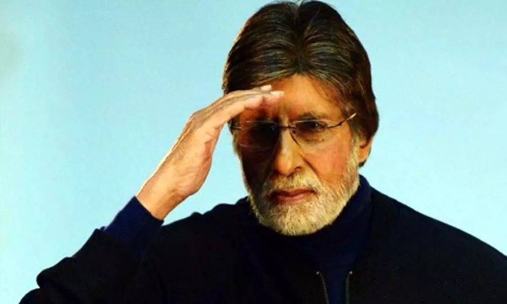 Amitabh Bachchan Is Overwhelmed With The Concern Of His Fans Over His Eye Surgery