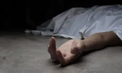 Andhra Pradesh: Married woman and young man found dead in Nidadavole, extramarital affair suspected