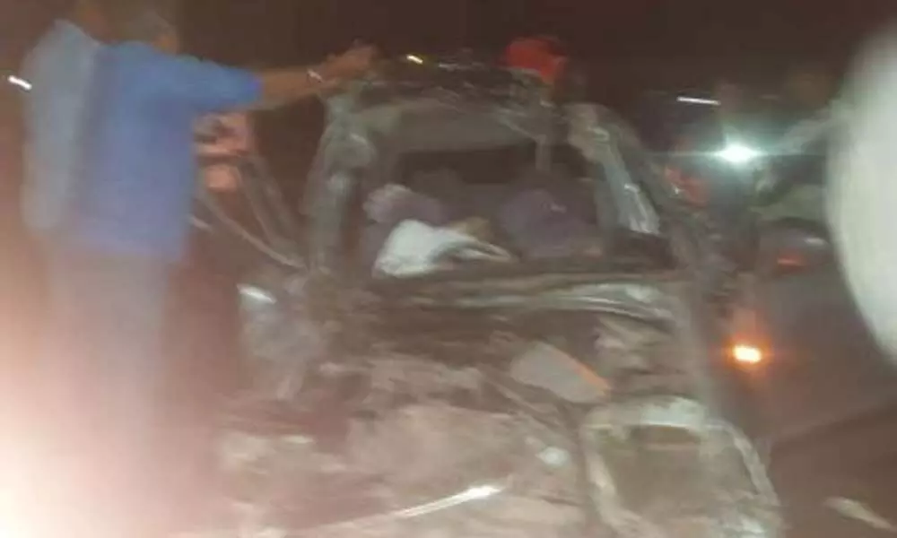 Four dead as car collides with a lorry near KIA company in Anantapur