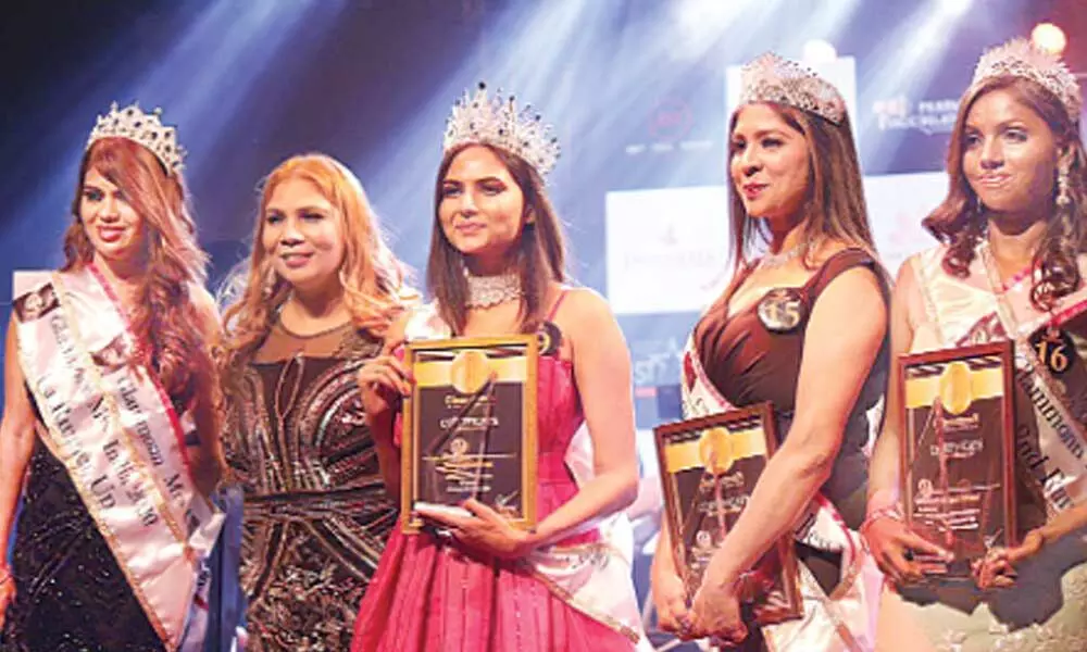 Hyderabad-based women wins coveted Glammonn Mrs India 2020 title