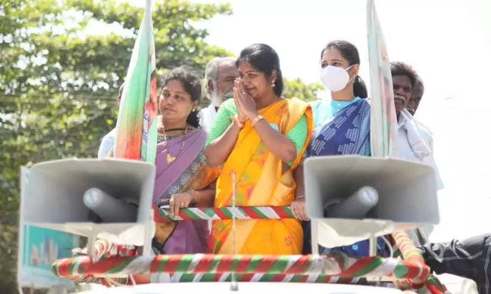 Rani Rudrama of Yuva Telangana Party, contesting for the Warangal-Khammam-Nalgonda Graduates constituency, in an election rally in Narsampet on Thursday