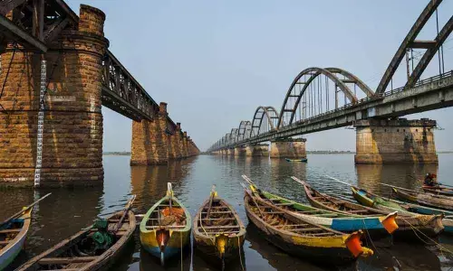 Rajamahendravaram, Kakinada to become twin cities