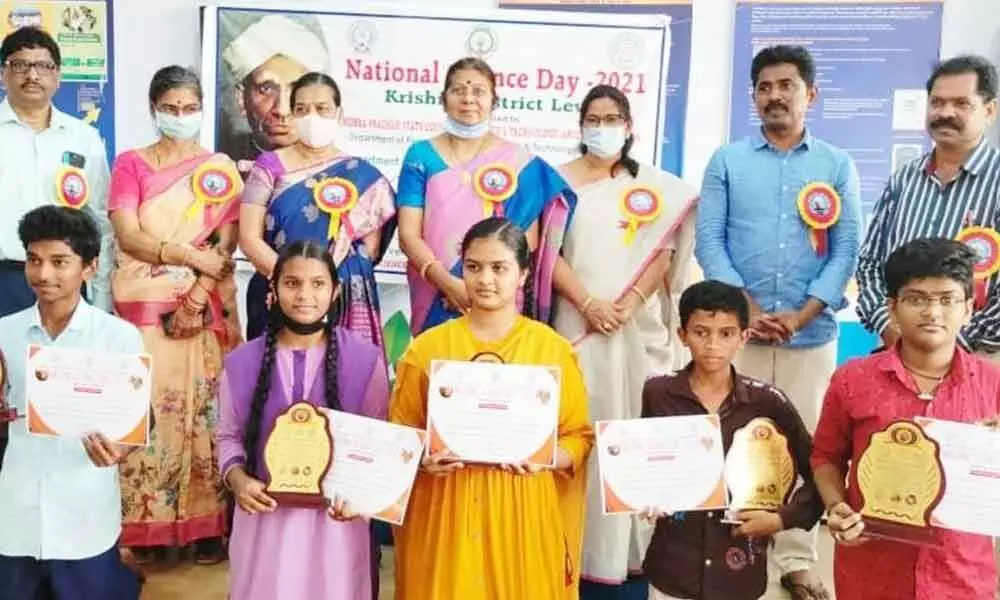 Students with prizes