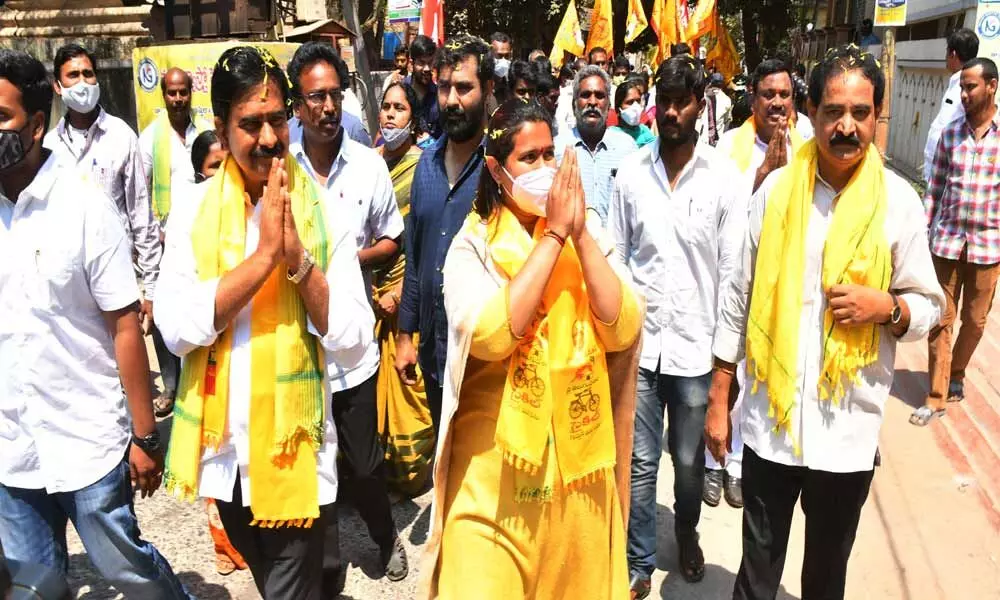 TDP’s Mayoral candidate Kesineni Swetha, former Minister Devineni Uma Maheswara Rao and other TDP leaders campaigning in the 11th division in Vijayawada on Saturday