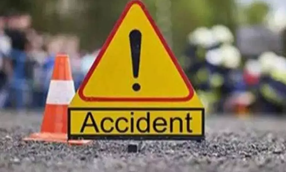 Andhra Pradesh: 11 critical after a lorry collides tractor in West Godavari