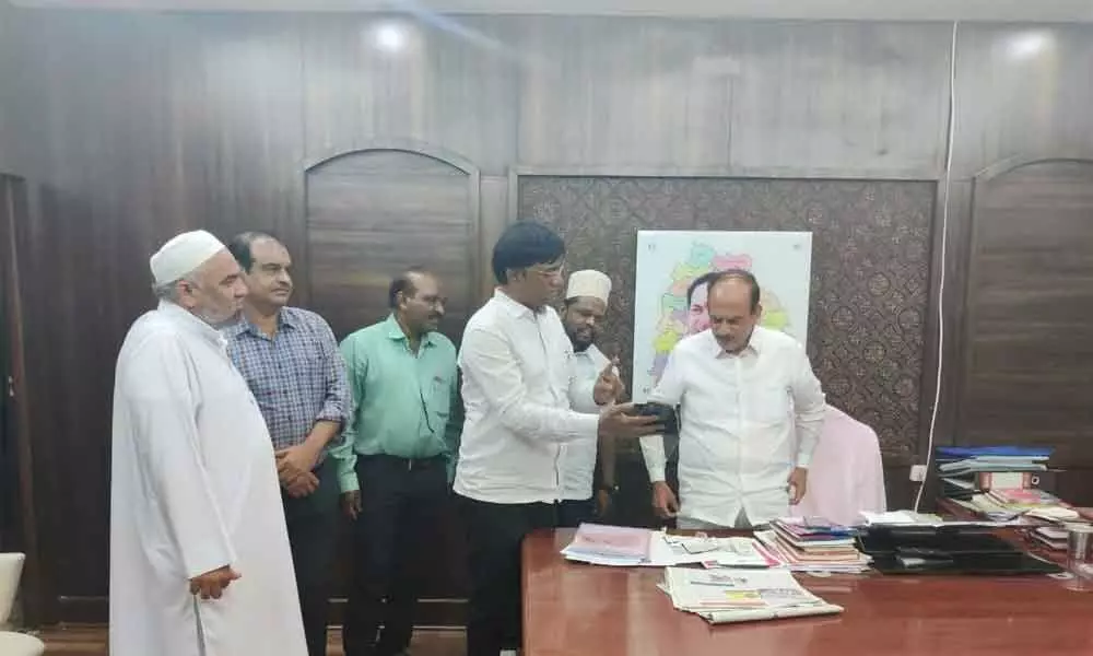 AIMIM leaders submitting a memorandum to Home Minister Mohammad Mahmood Ali in Hyderabad on Sunday