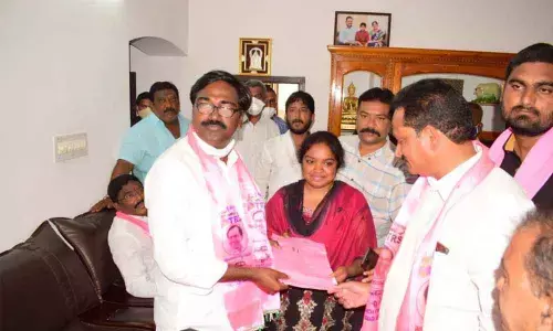 Minister for Transport Puvvda Ajay Kumar conducting door-to-door campaigning in Khammam for the upcoming MLC elections
