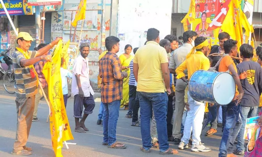 The band mela heading to their homes as election campaign concludes  in Vijayawada on Monday