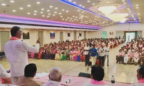 TRS firms up poll plan to woo graduates